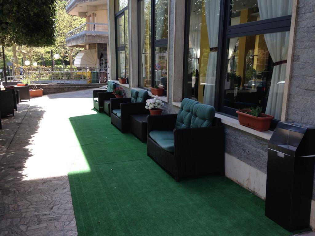 Hotel Mediterraneo Chianciano Terme Eksteriør billede