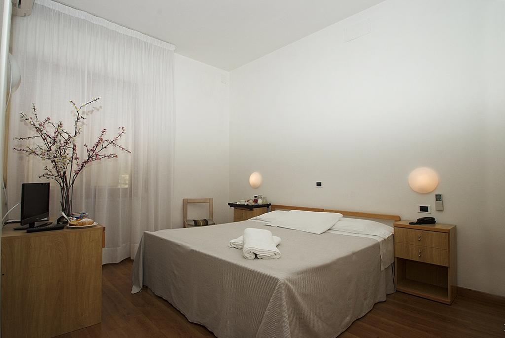 Hotel Mediterraneo Chianciano Terme Værelse billede