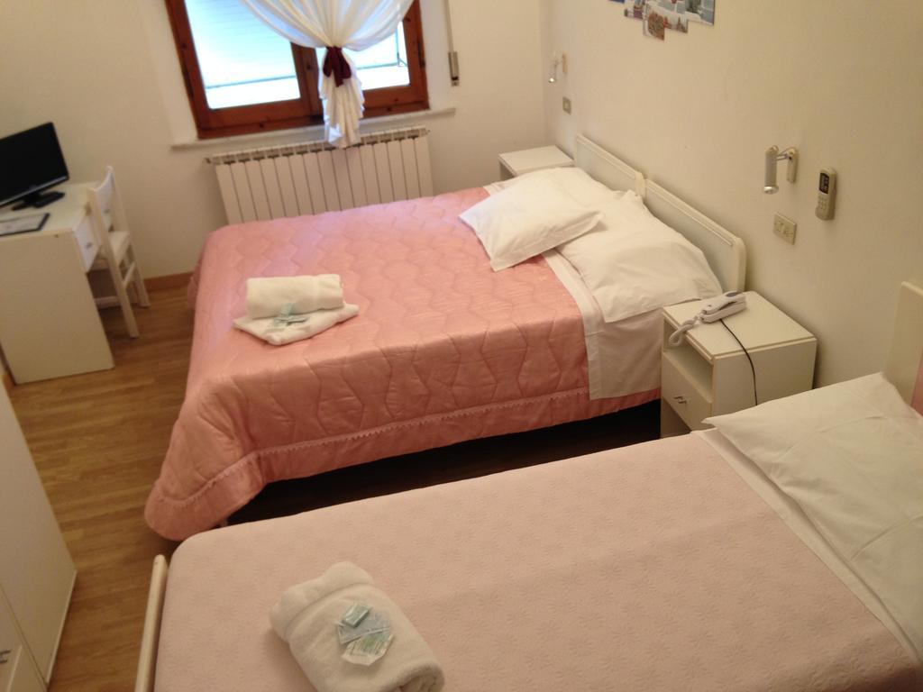 Hotel Mediterraneo Chianciano Terme Værelse billede