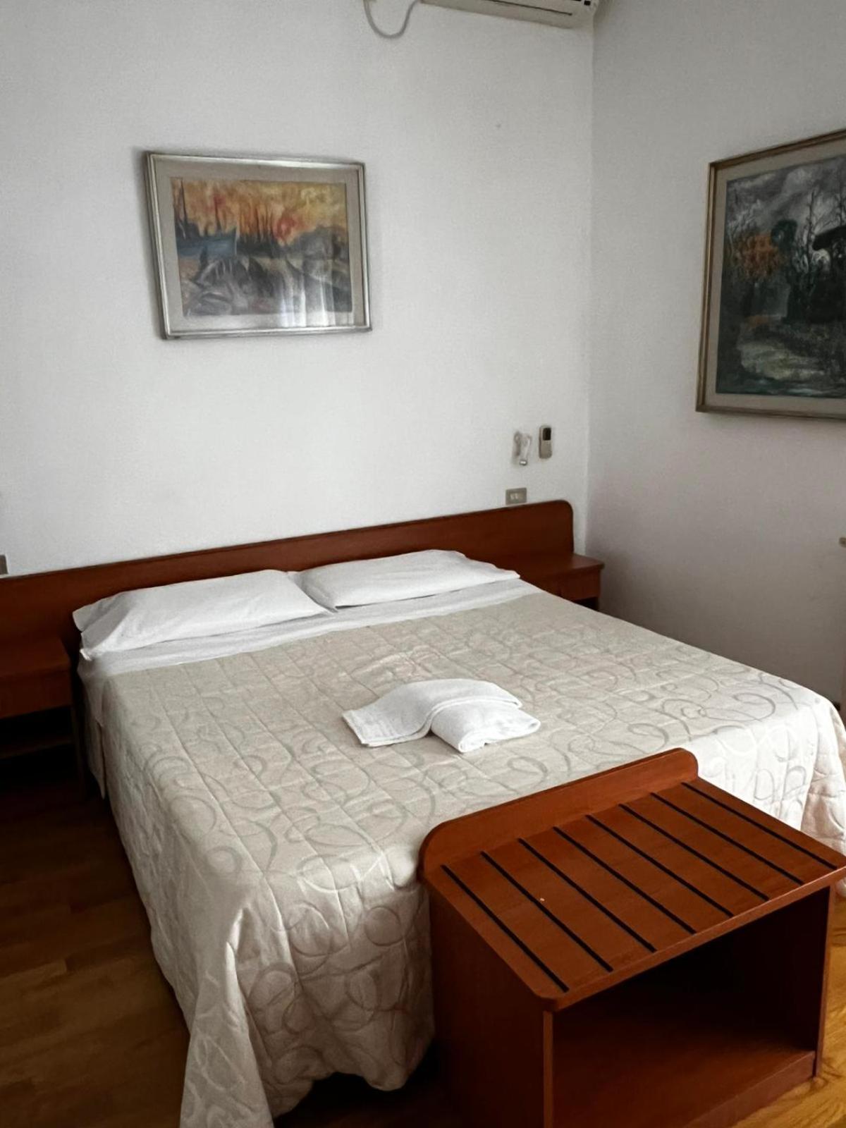 Hotel Mediterraneo Chianciano Terme Eksteriør billede